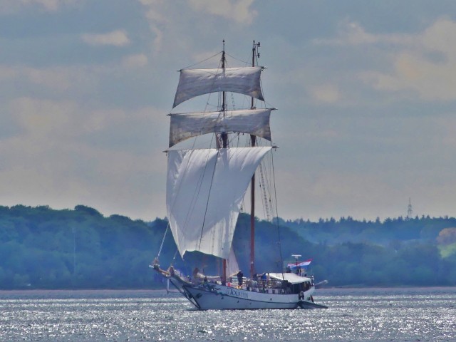 Toppsegelschoner J.R. Tolkien (2021 Eckernförder Bucht, Foto Thomas Träger)