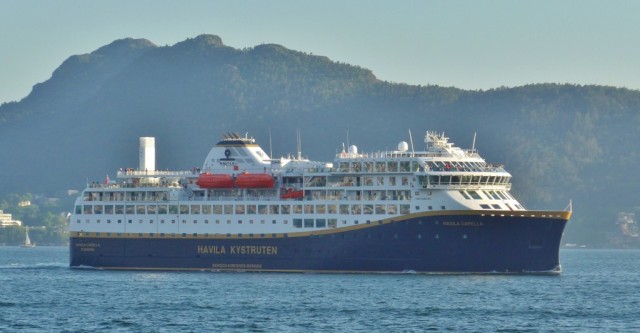 MS Havila Capella vor Bergen (Foto Thomas Träger)