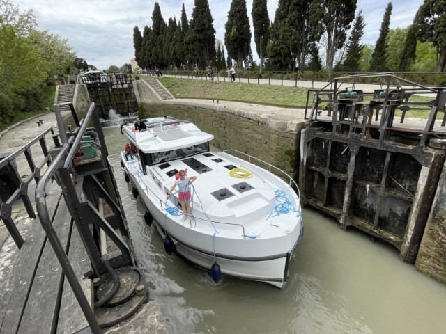 Canal du Midi - bereit für die Schleusenfahrt (Foto Wilfred Grab)